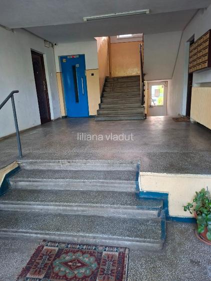 Particular inchiriez 3 camere Metrou Obor - 7