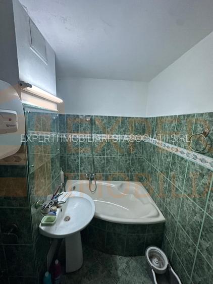 Apartament 4 camere, decomandat situat in zona Inel  II - 4