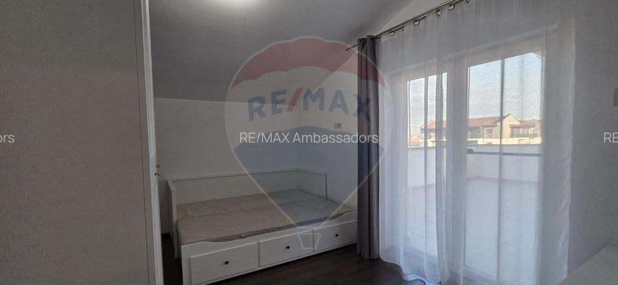 Apartament cu 3 camere de închiriat - 5