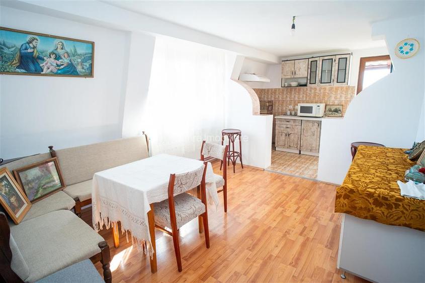 Casa in Rogerius cu spatiu comercial si 3 unitati separate - 16