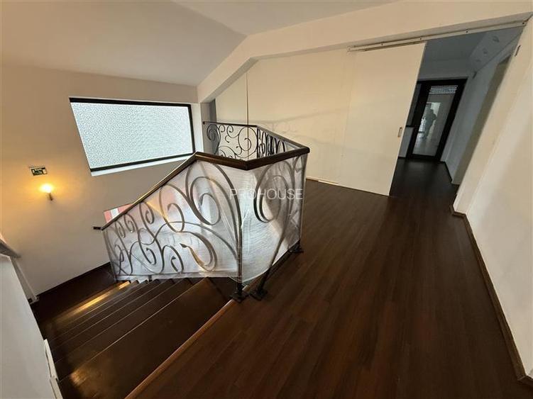 Vila de inchiriat - Ultracentral, Spatiu versatil pentru locuinta, birouri sau a - 23