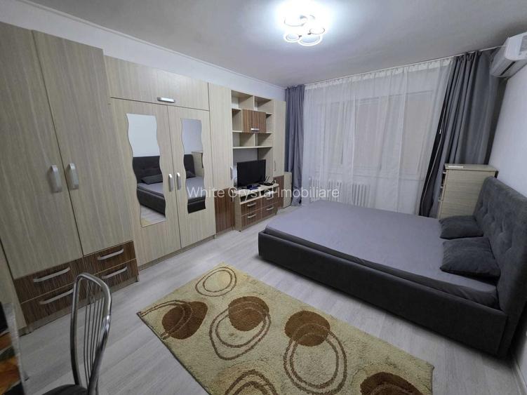 Închiriez garsonieră spațioasă, Auchan Vitan,  plan secund - 3