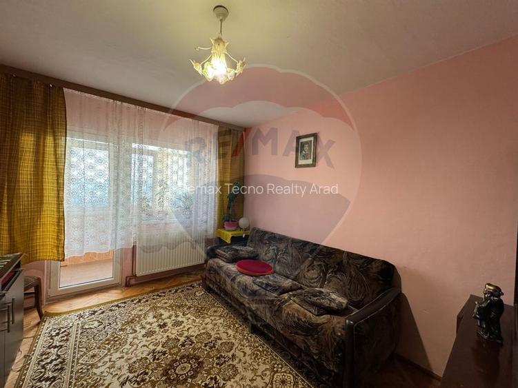 Apartament decomandat 3 camere -centrala proprie  zona Lebada - 8