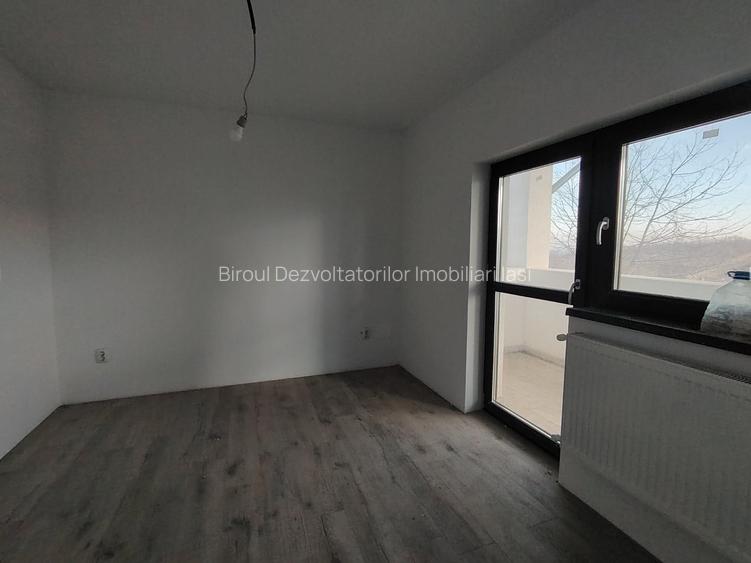 Casa  mare, luminoasa, spatioasa cu 5 camere, doua bai, 400 mp teren, Bucium - 12