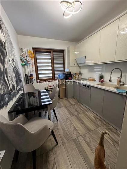 Vanzare Apartament 3 camere Semidecomandat  Cartier Solar - 3