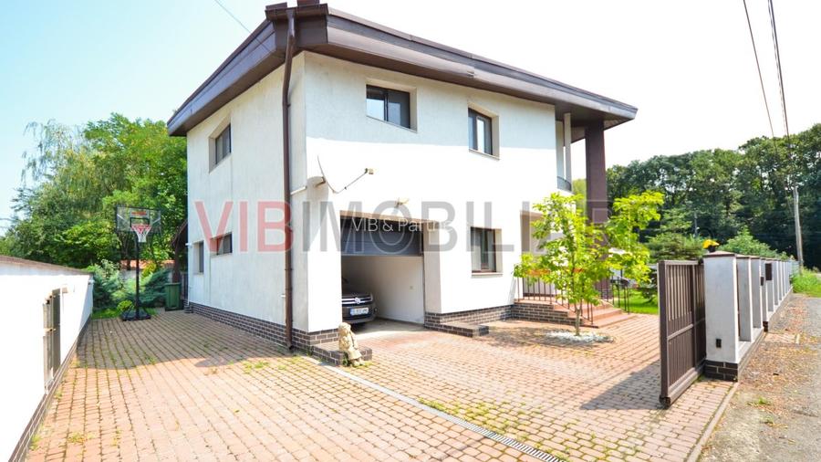 Baneasa - Teisani, vila P+1E, 6 camere, suprafata utila 212 mp - 2