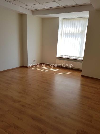 Spatii comerciale, si birouri vanzare integral sau partial 3000 mp - 5