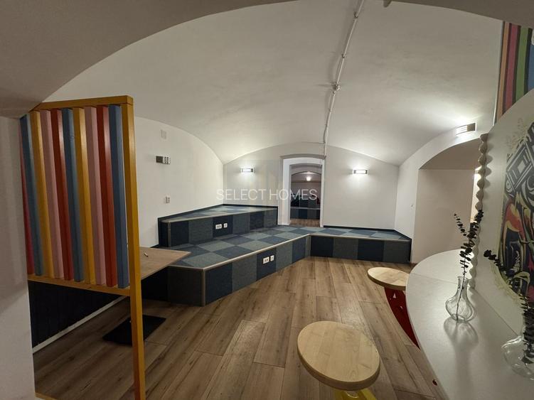 Cladire de birouri consolidata si renovata de inchiriat in *Centrul Vechi* - 47