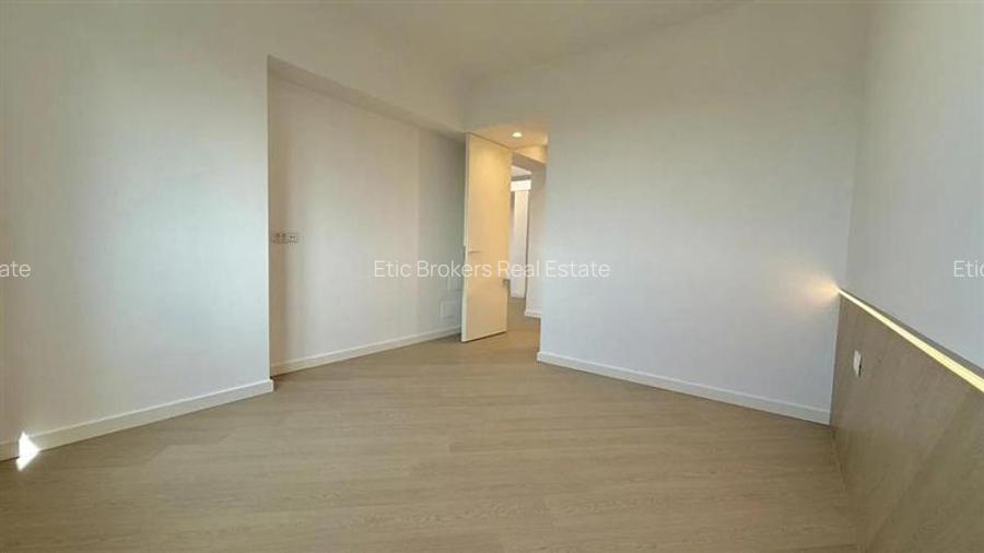 Vanzare apartament 2 camere, Cortina North, loc de parcare - 4