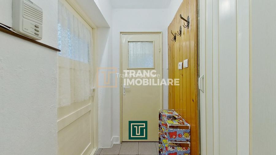 Garsonieră decomandata la 500 m de AFi si Atrium la etajul 3 - 4