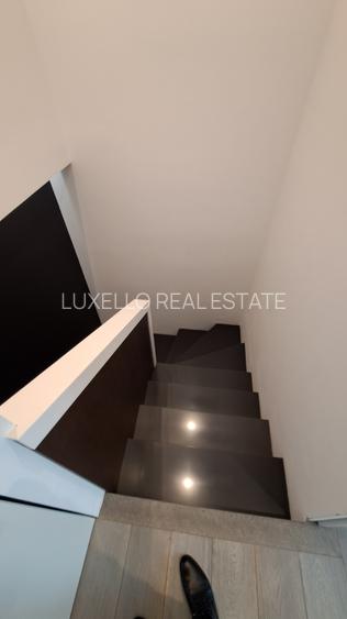 APARTAMENT 4 CAMERE CU SCARA INTERIOARA TIP LOFT -ULTRA LUX - 53