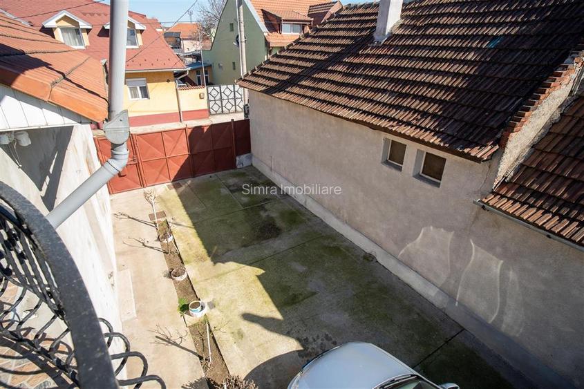 Casa in Rogerius cu spatiu comercial si 3 unitati separate - 19