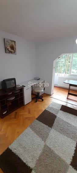 Apartament  3 camere decomandate, et.1, zona Soarelui - 3