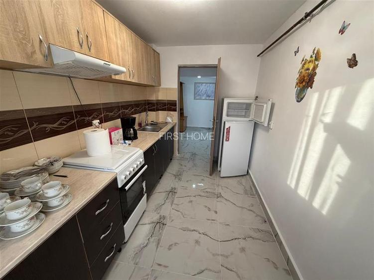 Apartament 3 camere  , zona Inspectorat Scolar, etaj 4 cu acoperis - 5