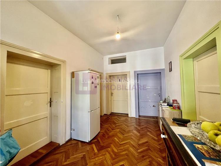 Casa de vanzare  | 2 constructii | 540 mp teren |  zona Lupeni | pivnita - 7