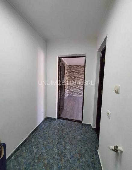 Garsoniera- Zona Sud -  etaj 4/4 -37mp - 2