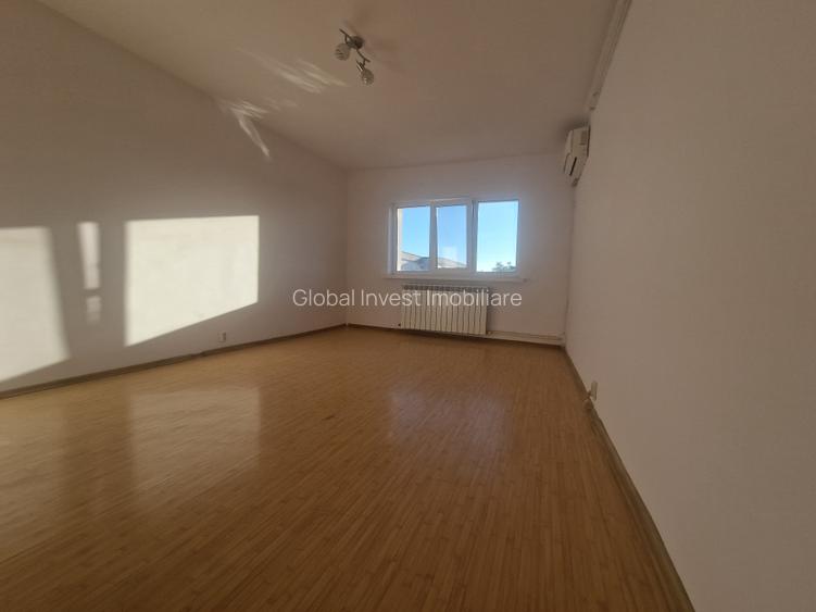 Navodari (Sud)- 2 camere decomandate, centrala gaze, liber -65.000euro - 2