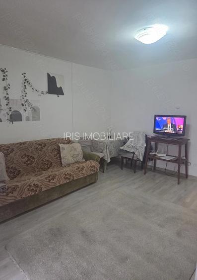 Garsoniera la  A2,Tatarasi, et intermediar - 3