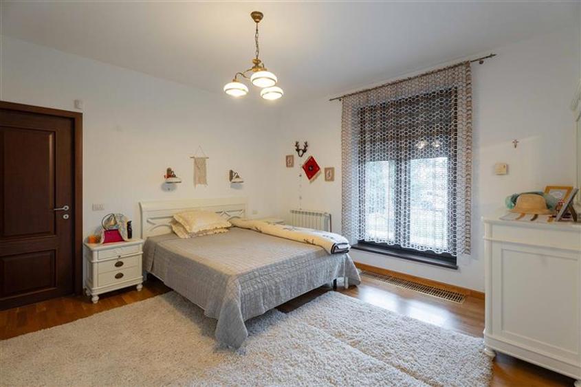 Vila individuala exclusivista cu teren generos in Bucium, Iasi
