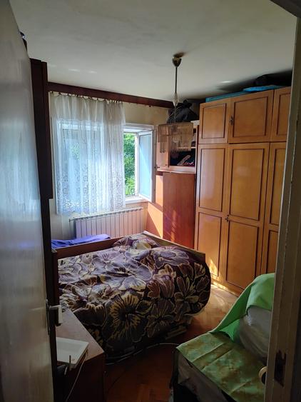 Apartament cu 3 camere decomandate in zona Calea Lipovei