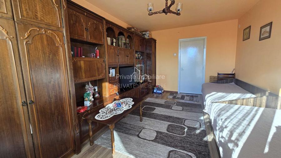 Apartament 2 Camere Et.3/4 Decomandat,  Vanzare, Aleea Carpati - 2