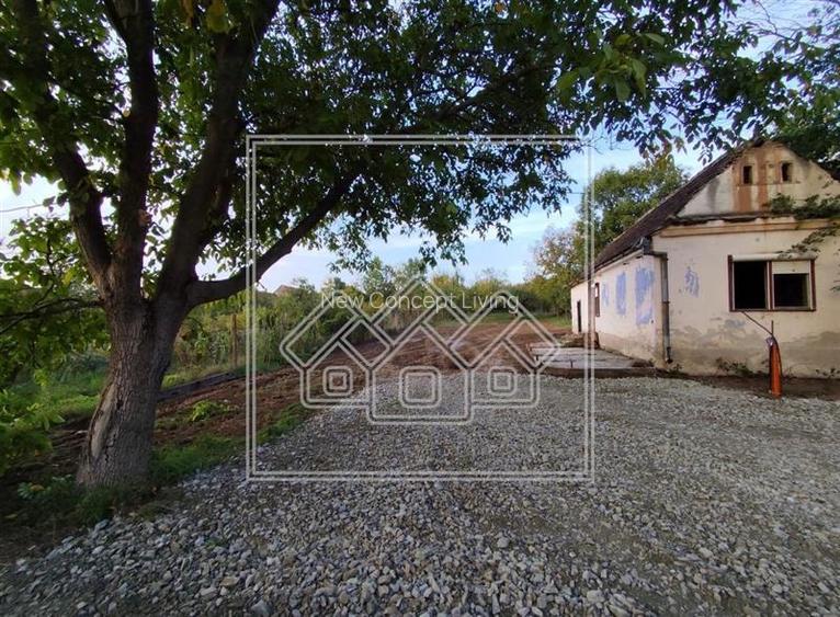 Casa si teren de vanzare in Sacel - 1355 mp teren - livada - Central - 9