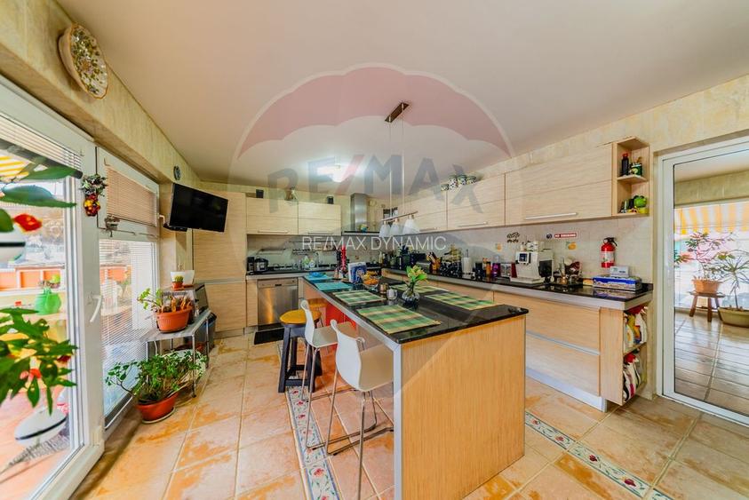 Vilă cu 4 camere de vânzare 921 mp zona Subcetate,Arad - 22