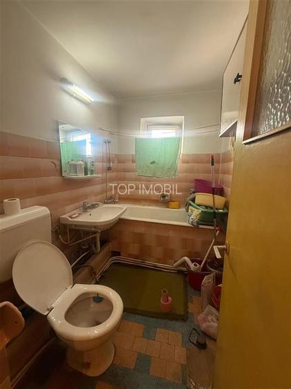 Apartament cu 3 camere  decomandat, 2 bai - Pacurari - Neculau - 7