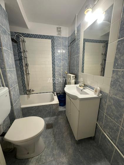 Garsoniera Bd. Dacia, bloc interbelic, risc 2, etajul 5, semimobilata - 4