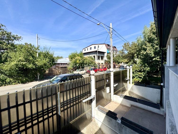 Vila cu 5 camere *344mp* + 400mp Teren // Zona Bucurestii Noi - 21