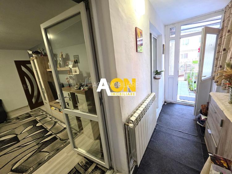 Apartament cu 3 camere, parter, boxă, acces curte, Cetate, zona Closca - 2