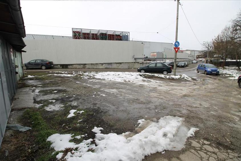 Garaj langa Cora - pe teren proprietate - 3