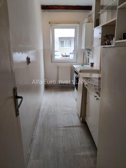 Garsoniera decomandata la parter - 2