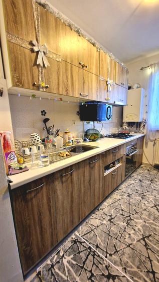 Apartament decomandat, 2 camere, 56 mp utili, Zona Porii - 4