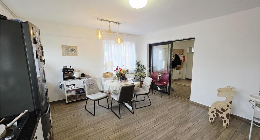 CASA 5 CAMERE 196 MP TEREN 225 MP DAMBUL ROTUND - 8