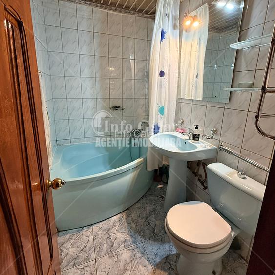 | Apartament cu 4 camere | CENTRU, Fata pe Valuri | 77.000 Euro | - 8