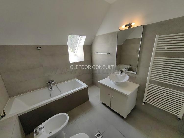 Vilă cu piscina langa British School - 24