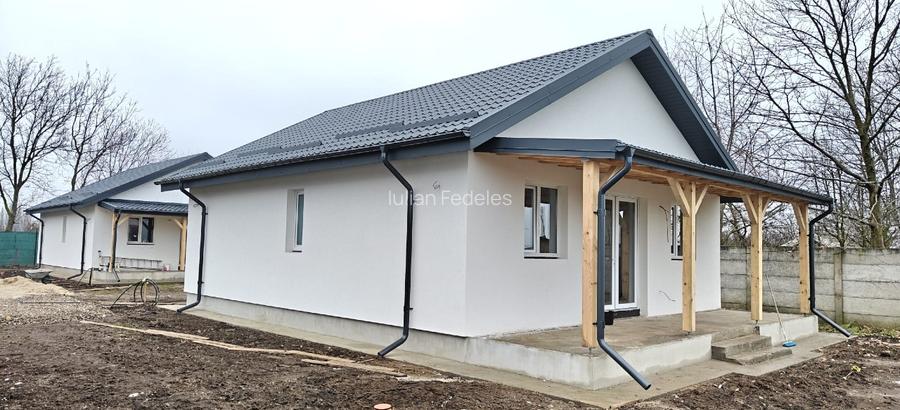 Casa individuala cu 3 camere si terasa acoperita  Fundulea autostrada A2 - 2