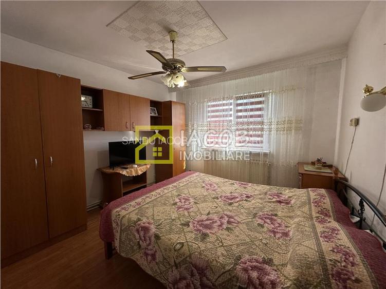 Apartament 3 camere decomandate – Str. Metalurgiei, Bacău - 4