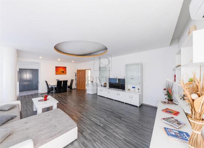 Proprietate 450 mp | Teren 1.000 mp | 7 camere | Piscina | Ideală pentru cl