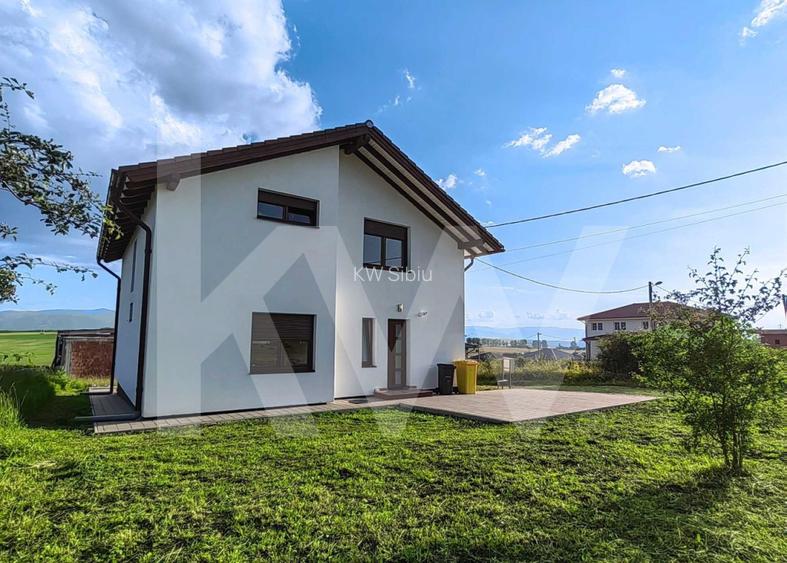 Casa individuala 5 camere finalizata mobilata Est Sibiu teren 372mp - 3