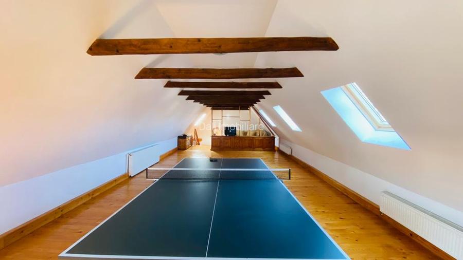 Proprietate centrală de vânzare în Hălchiu - 2