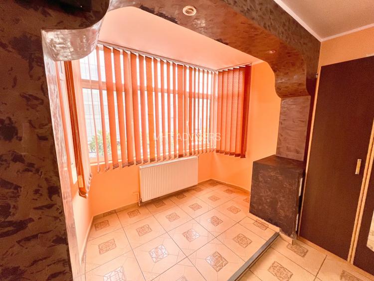 P-ta Unirii - Bratianu - 2 camere - etaj 3 - 5