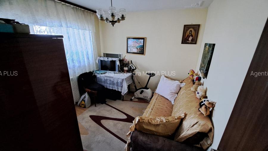 Apartament cu 3 camere decomandat-Micro 16 - 2