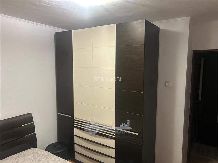 Apartament 3 camere, decomandat, Nicolina 1 - 4