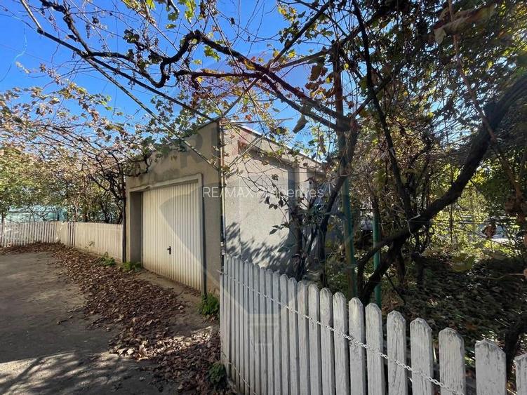 Casă / Vilă spațioasă cu curte generoasă în Urlați - 10