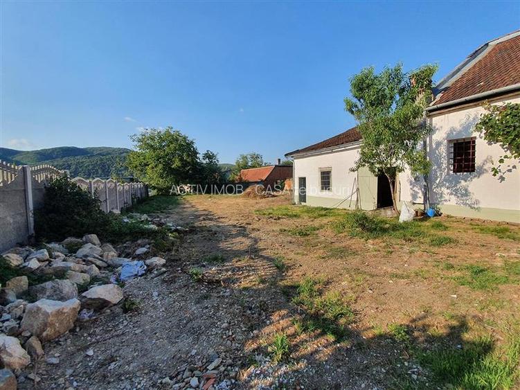 Bocsa Montana, Casa Solida + Teren, Strada Principala - 21