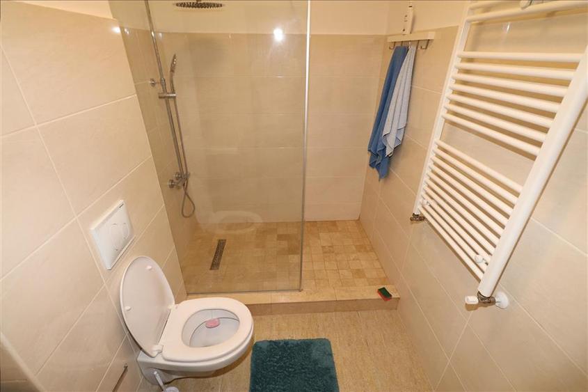 Apartament 2 camere, bloc nou, etaj 3, mobilat, parcare