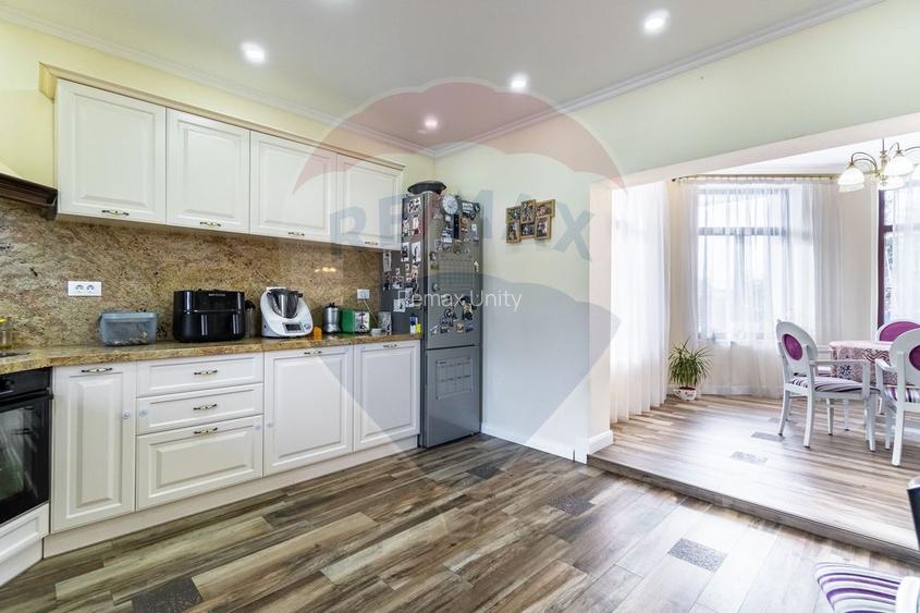 Casă spațioasă 350 mp utili, Teren 650 mp, Garaj subteran, Tractorul - 7