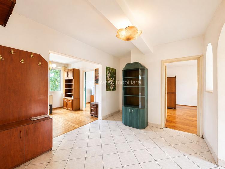 Apartament cu 3 camere de inchiriat in Oradea, Cartierul Decebal - 2